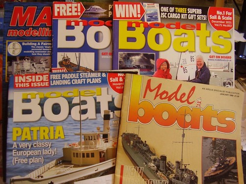 Job lot model boat mag - 5,